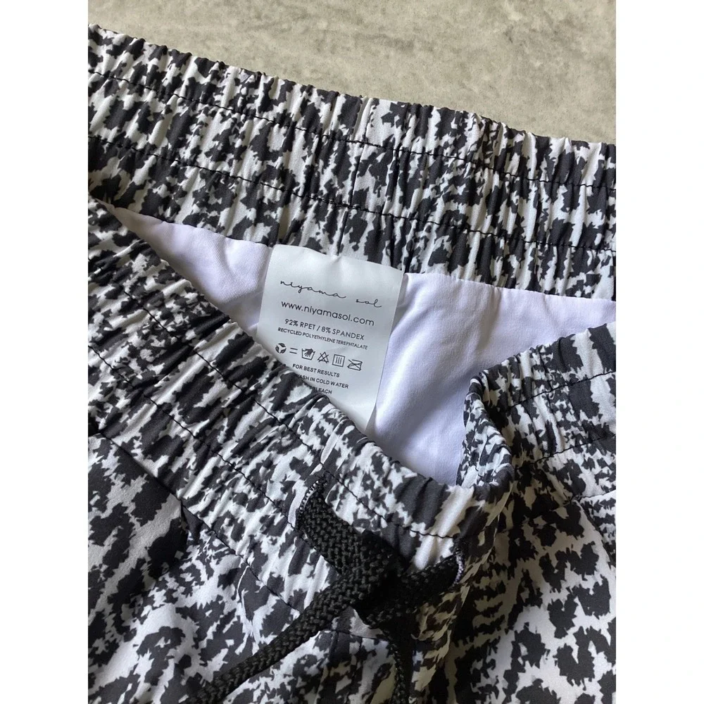 Niyama Sol Womens Sport Short Awesome Black White Leopard Print Small NEW